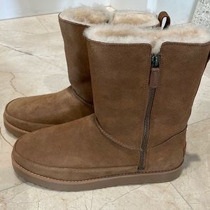 Ugg boots with zipper NWOT